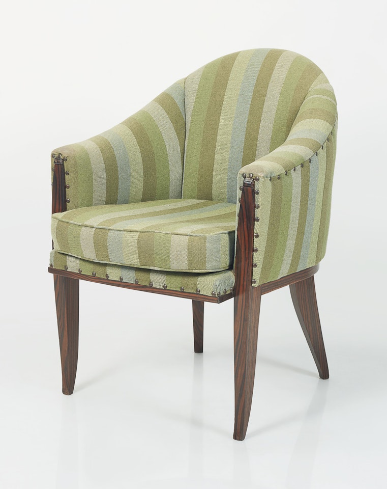 FAUTEUIL 'RUSSOPRUN', VERS 1923-1924 by Emile-Jacques Ruhlmann