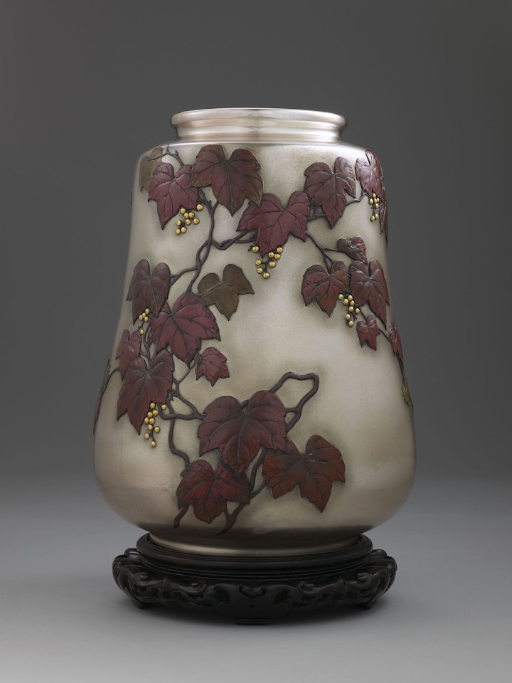 A soft-metal-inlaid silver vase by Anonymous