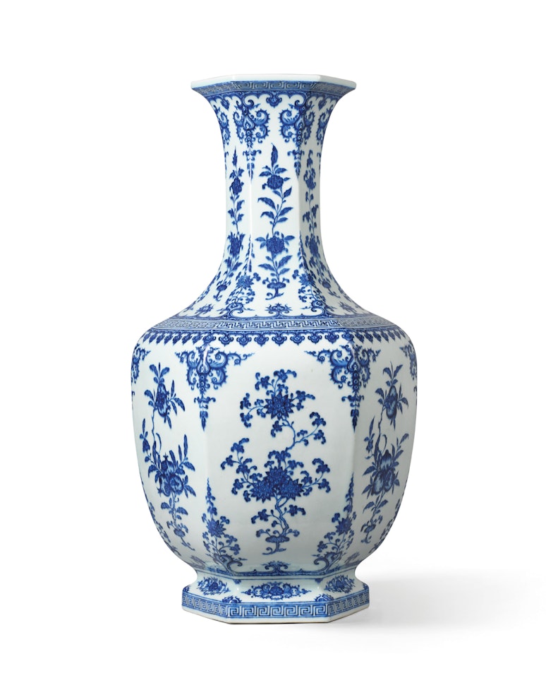 AN EXCEPTIONALLY LARGE BLUE AND WHITE ‘SANDUO’ HEXAGONAL VASE by Anonymous