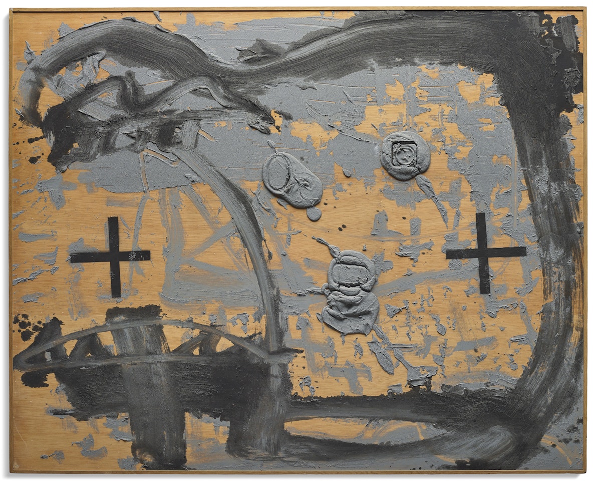 Contorn negre sobre fusta by Antoni Tapies