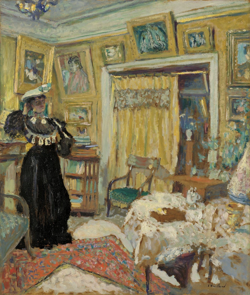 Intérieur, la dame en noir by Édouard Vuillard