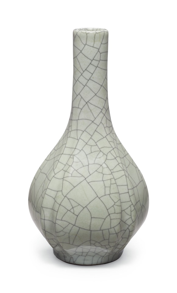 A RARE SMALL GE-TYPE FIVE-LOBED BOTTLE VASE by Anonymous