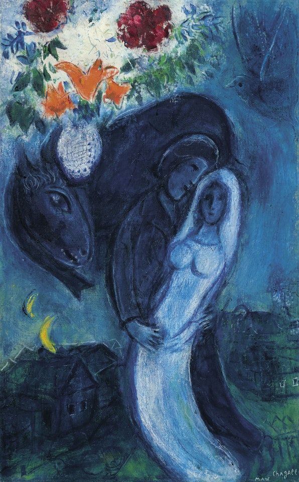 Fleurs au-dessus des fiancés bleus or Les amoureux bleus by Marc Chagall