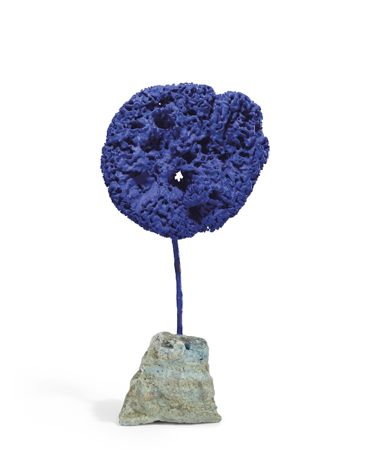 Sculpture Éponge bleue sans titre, (SE 244) by Yves Klein