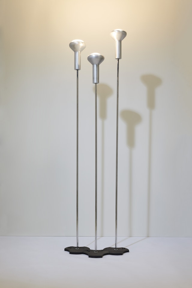 ENSEMBLE DE TROIS LAMPADAIRES 1073/3, LE MODÈLE CRÉÉ EN 1956, ÉDITION ARTELUCE by Gino Sarfatti