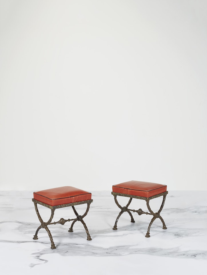 PAIRE DE TABOURETS EN X, TROISIÈME VERSION, VERS 1984-1985 by Diego Giacometti