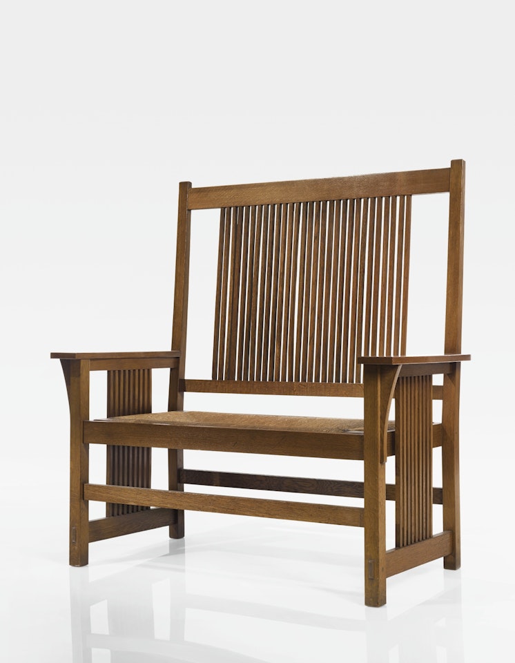 TALL-BACK SPINDLE SETTLE, MODEL NO. 286 by Gustav Stickley