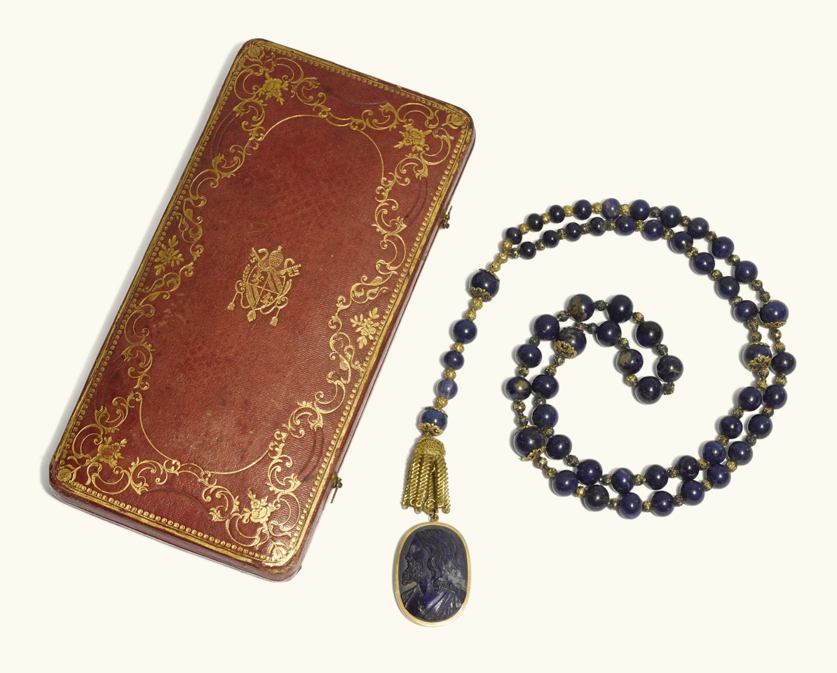 A papal gold and lapis lazuli rosary by Anonymous