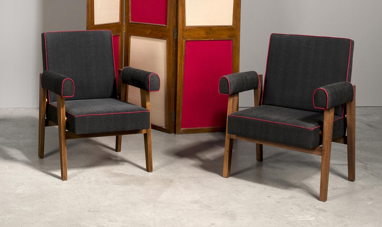 Pair of Advocate chairs by Le Corbusier & Pierre Jeanneret
