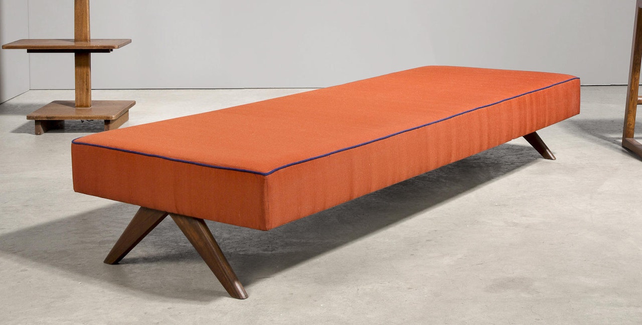 Daybed by Pierre Jeanneret