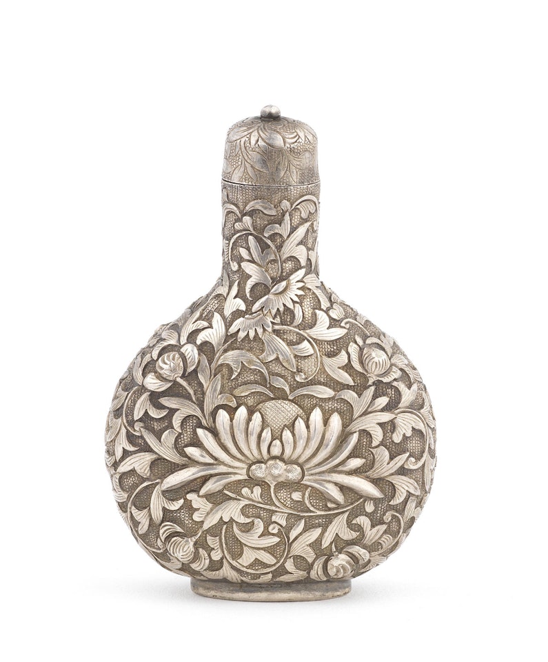 A silver 'chrysanthemum' snuff bottle by Anonymous