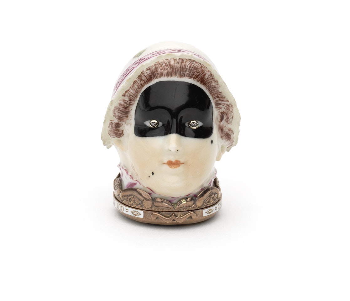 A good St James's (Charles Gouyn) bonbonnière modelled in the form of a lady's head by Anonymous