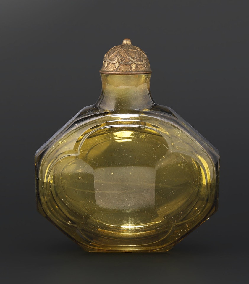 A large green glass snuff bottle by Anonymous