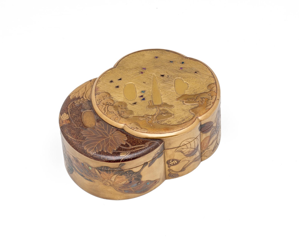 A small lacquer box and cover by Anonymous