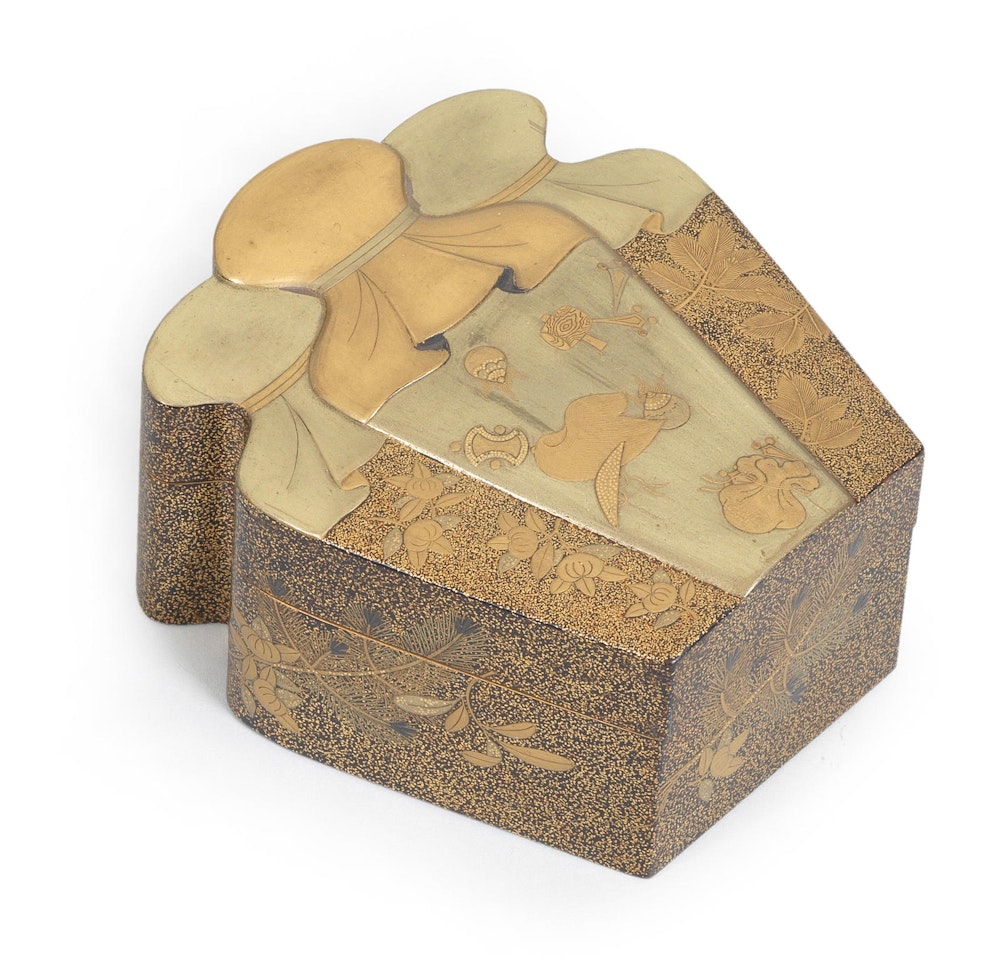 A gold lacquer kobako (small box) and cover in the form of three chatsubo (tea jars) by Anonymous