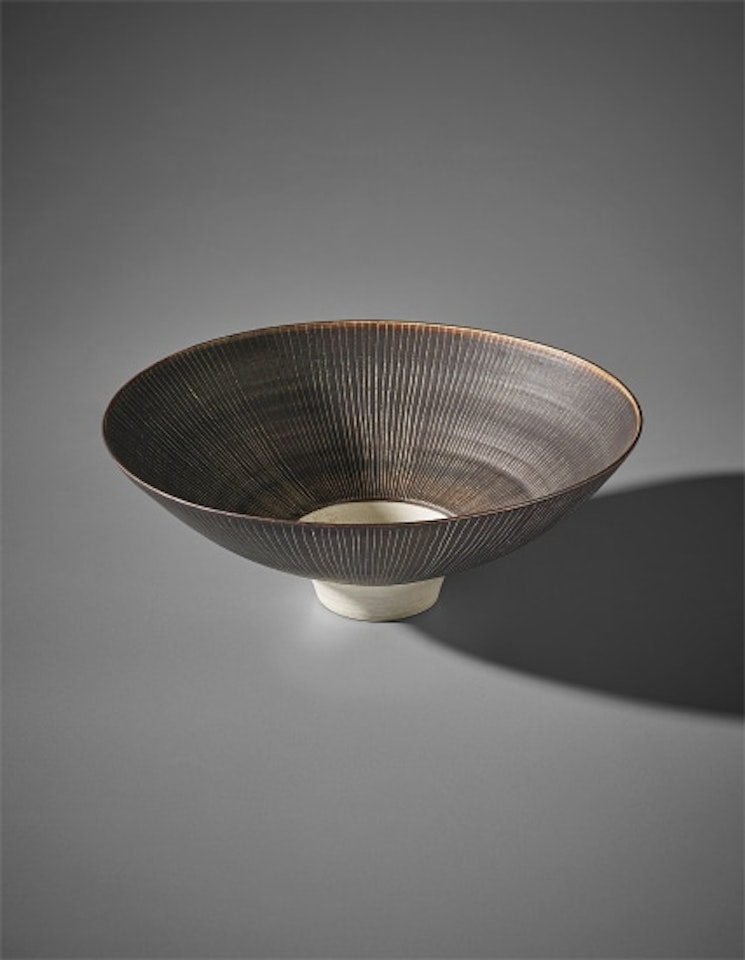 Footed bowl by Lucie Rie