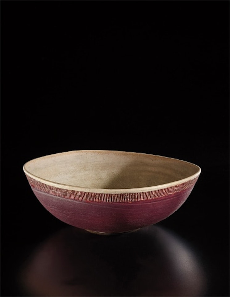 Serving dish by Lucie Rie