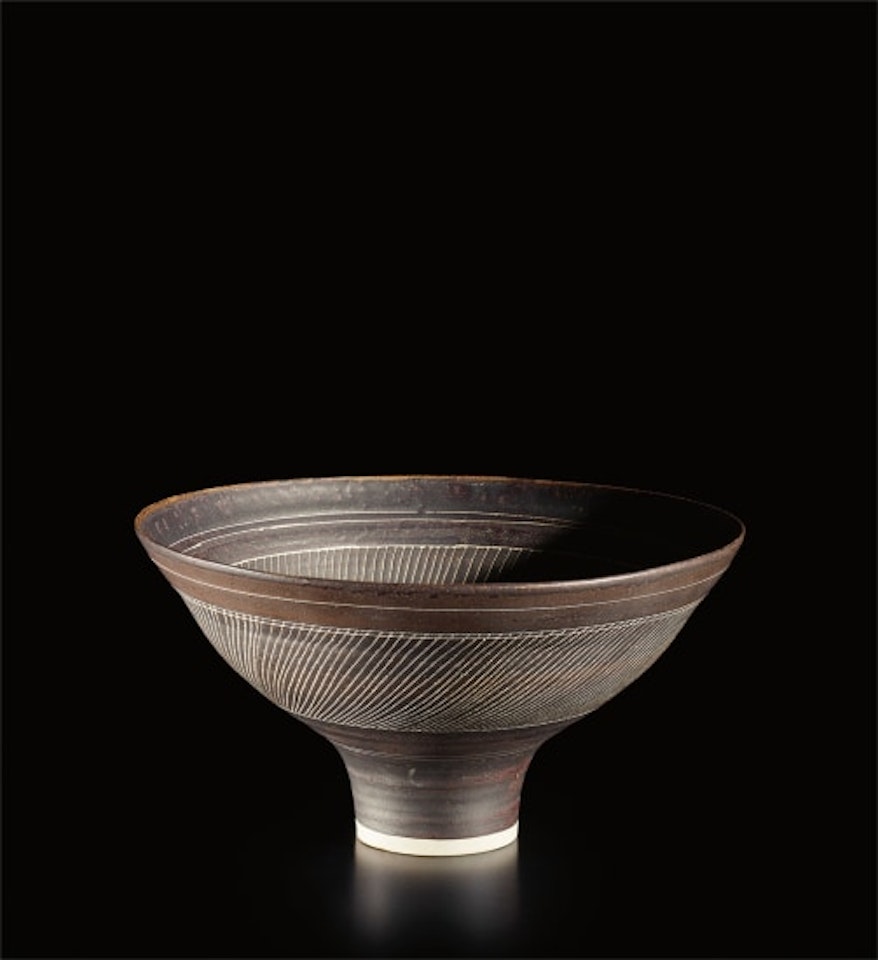 Footed bowl by Lucie Rie