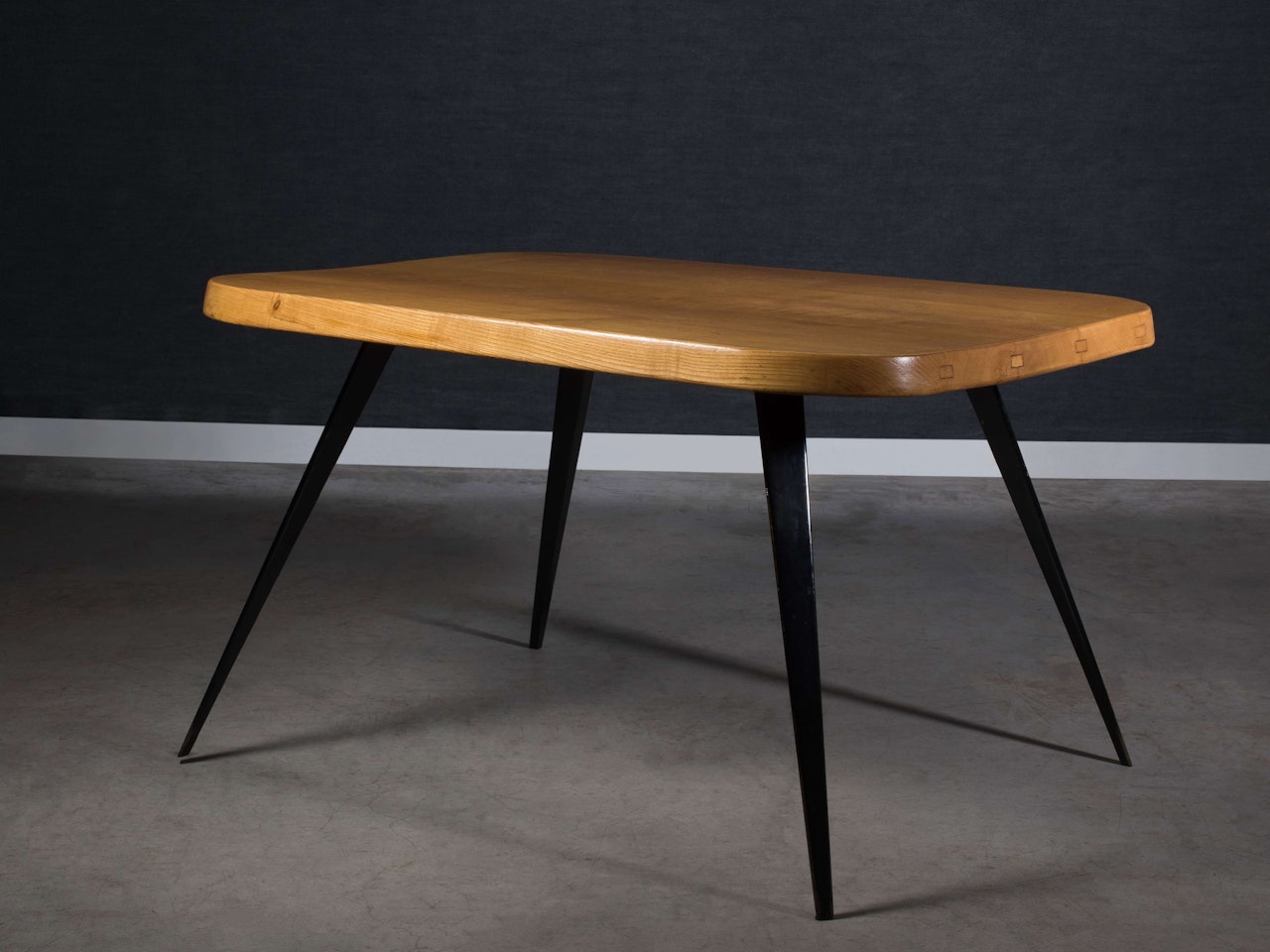 Table de salle à manger dite "6 couverts" by Charlotte Perriand