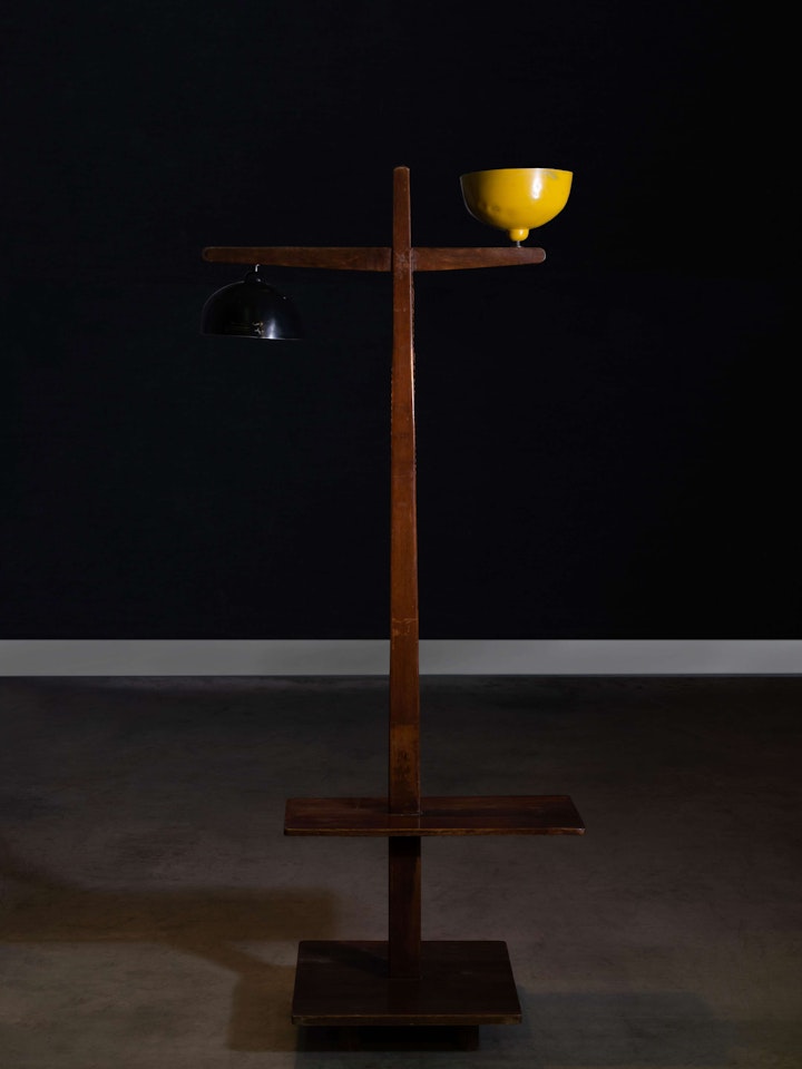 Lampadaire à deux lumières dit "Standard Lamp" by Pierre Jeanneret