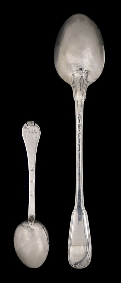 UNE CUILLÈRE EN ARGENT Londres 1695-1696 by Anonymous
