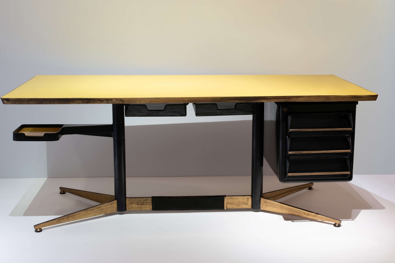 Important bureau mod. USC607 by Gio Ponti