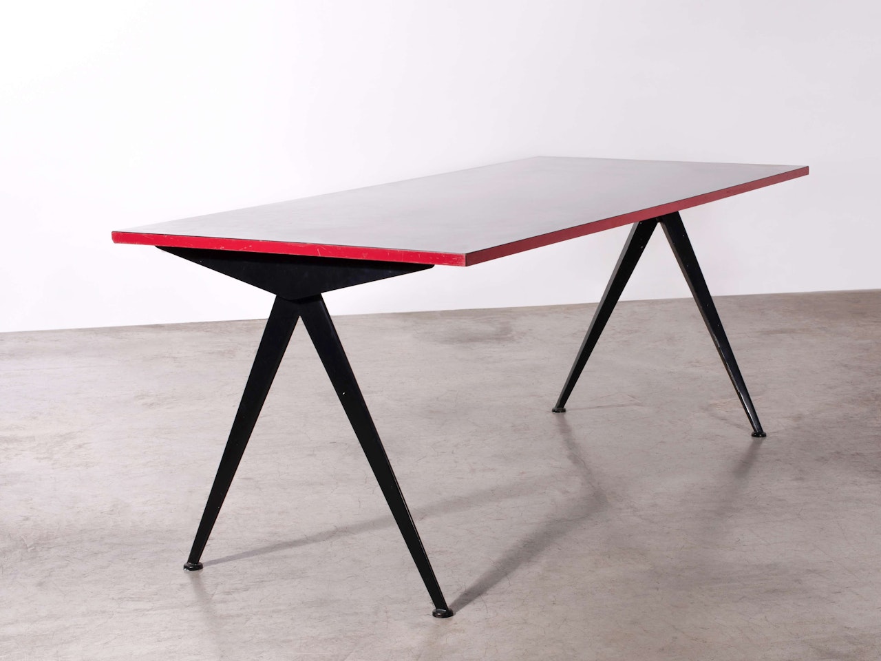 Table mod. Cafeteria 512 dite «Compas» by Jean Prouvé