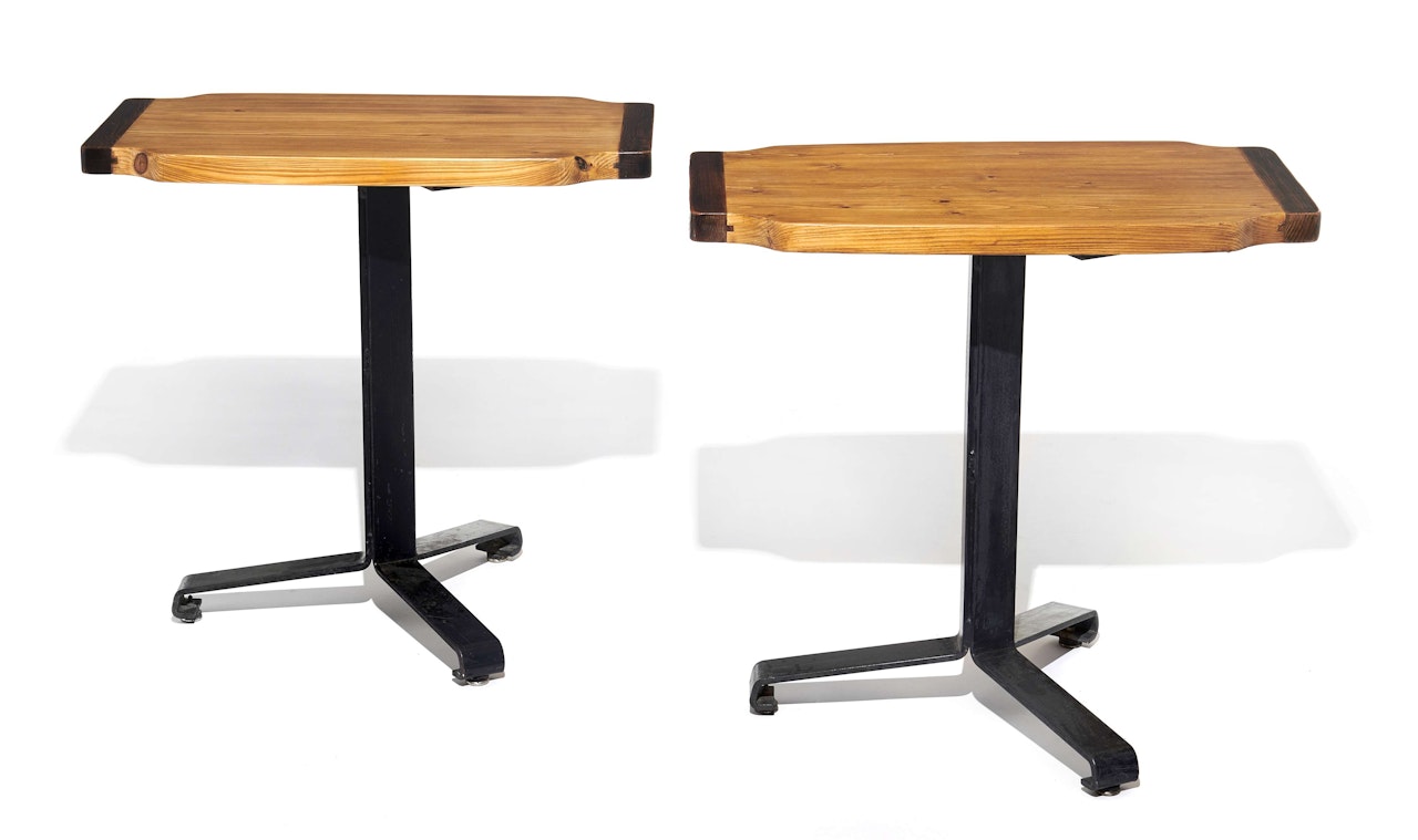 Paire de tables d'appoint dites "Les Arcs" by Charlotte Perriand