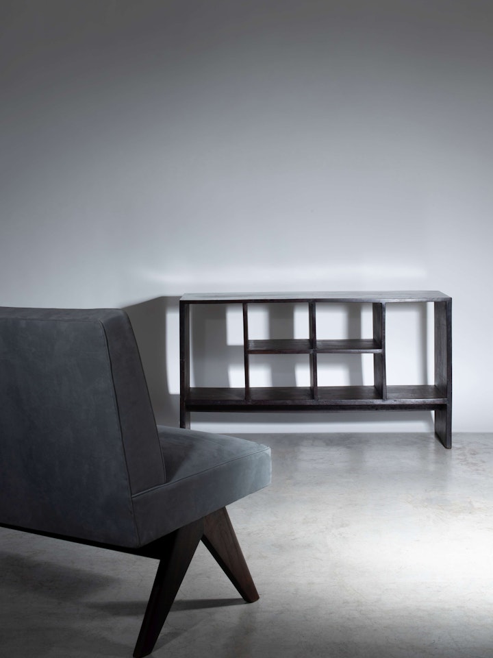 Meuble de rangement bas dit "File Rack" by Pierre Jeanneret