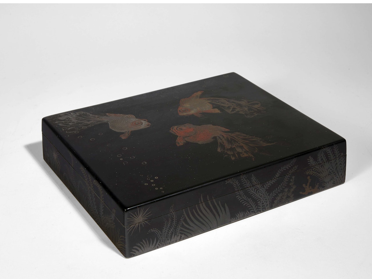 Coffret quadrangulaire  by Jean Dunand