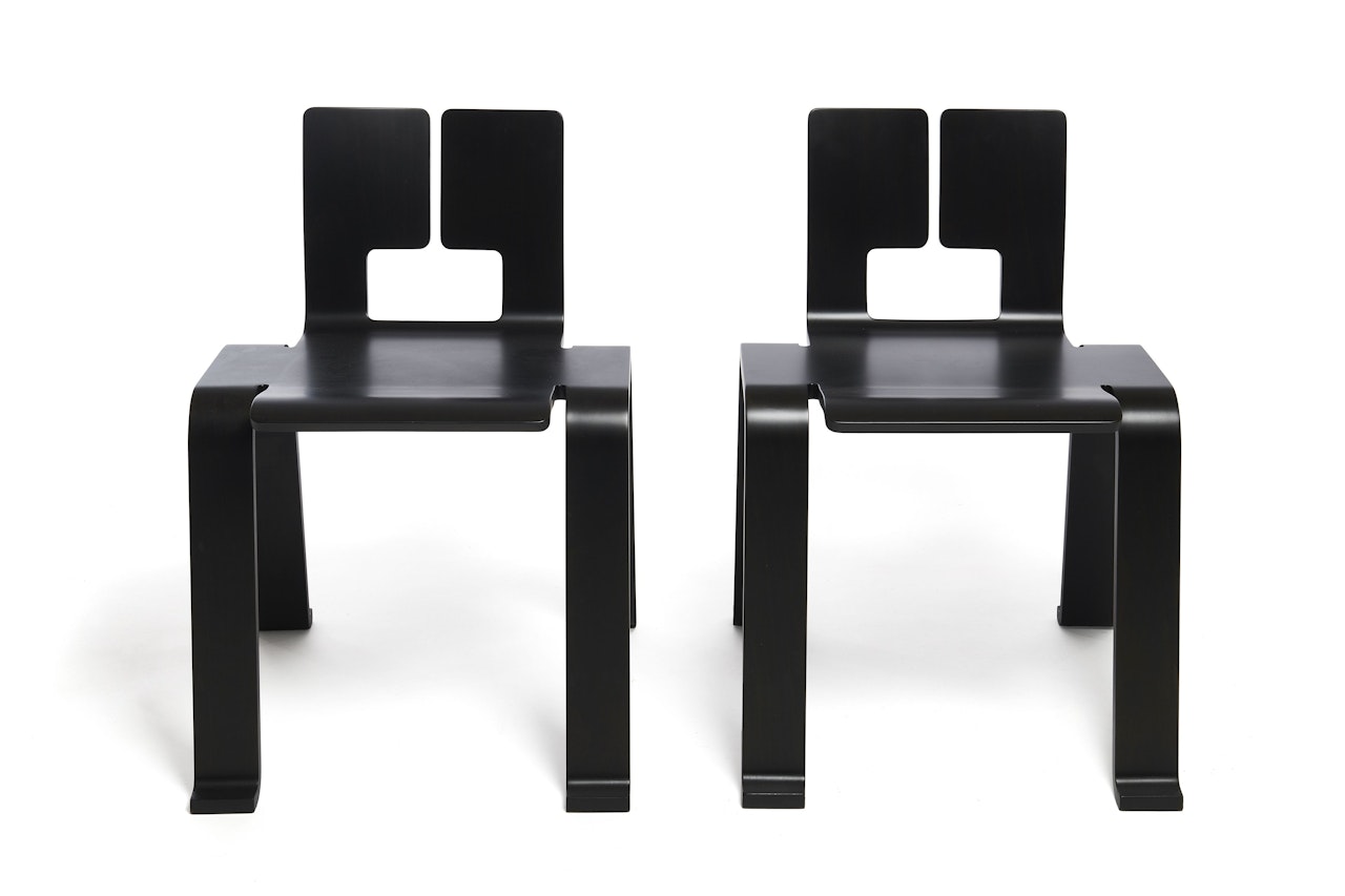 Paire de chaises dites « Ombre » by Charlotte Perriand