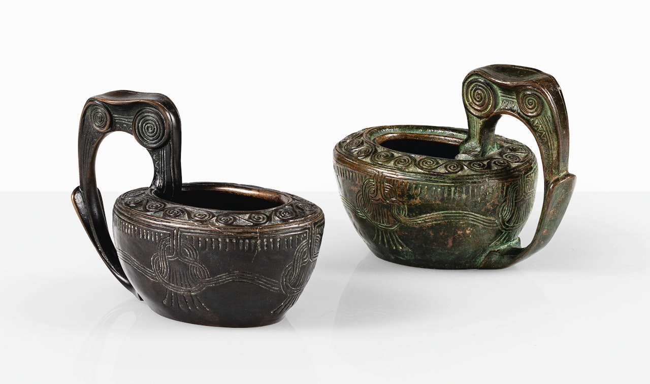 PAIR OF BOWLS WITH HANDLE by Gustav Gurschner