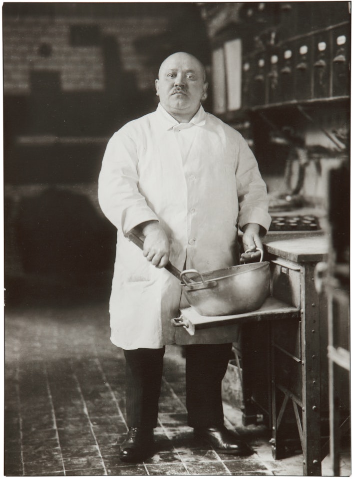 PASTRY CHEF by August Sander