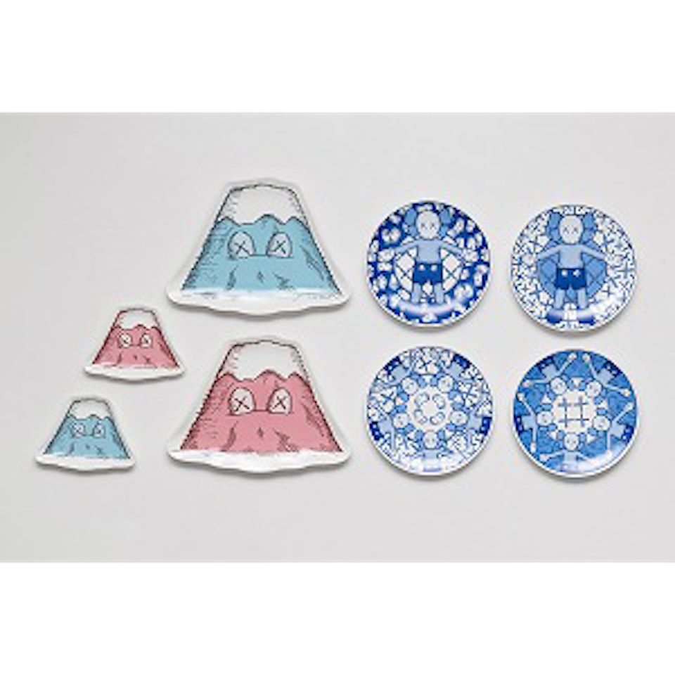 1. Fujisan plate／2. Holiday Taipei plate by Kaws