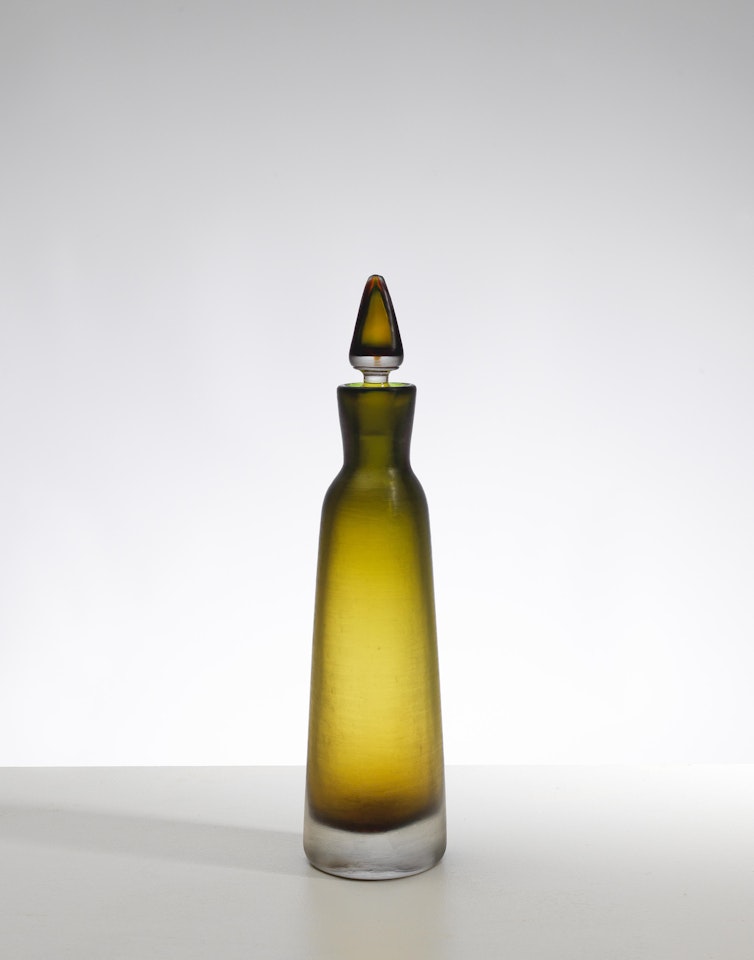 Bottle with stopper,model no. 4586 by Paolo Venini