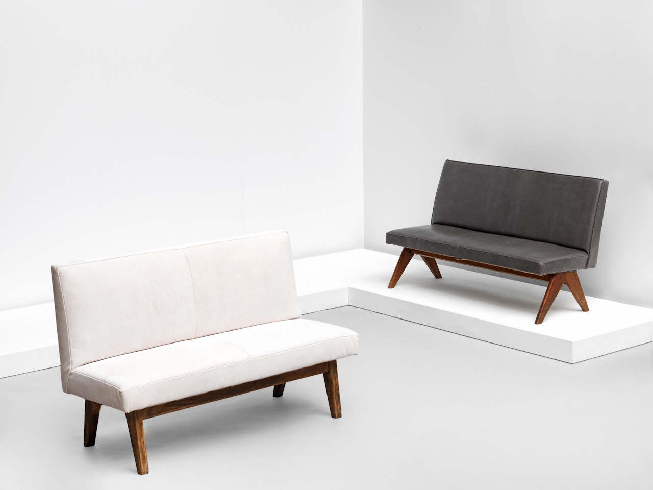 'Public bench',model no. PJ-SI-37-B by Pierre Jeanneret