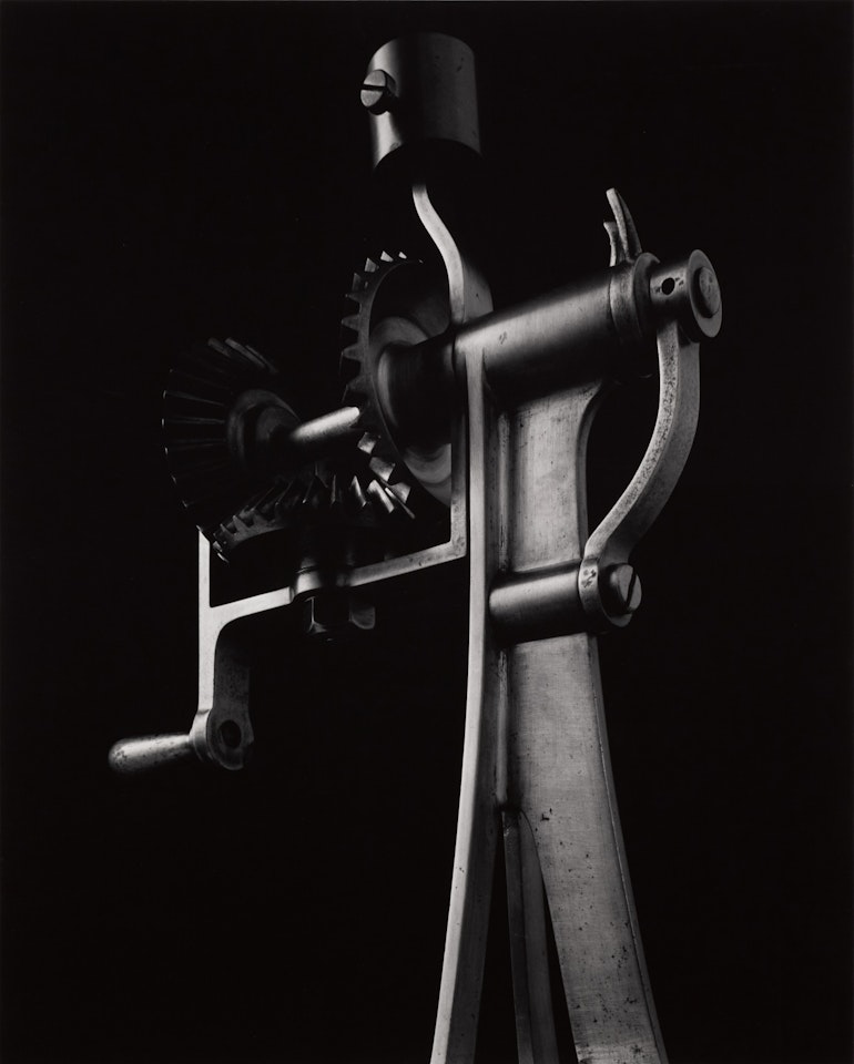 ‘CONCEPTUAL FORMS 0033’, 2004 by Hiroshi Sugimoto