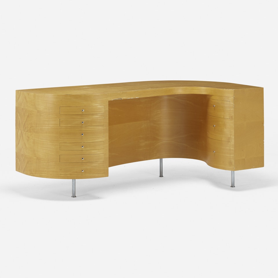 Plywood desk by Jasper Morrison