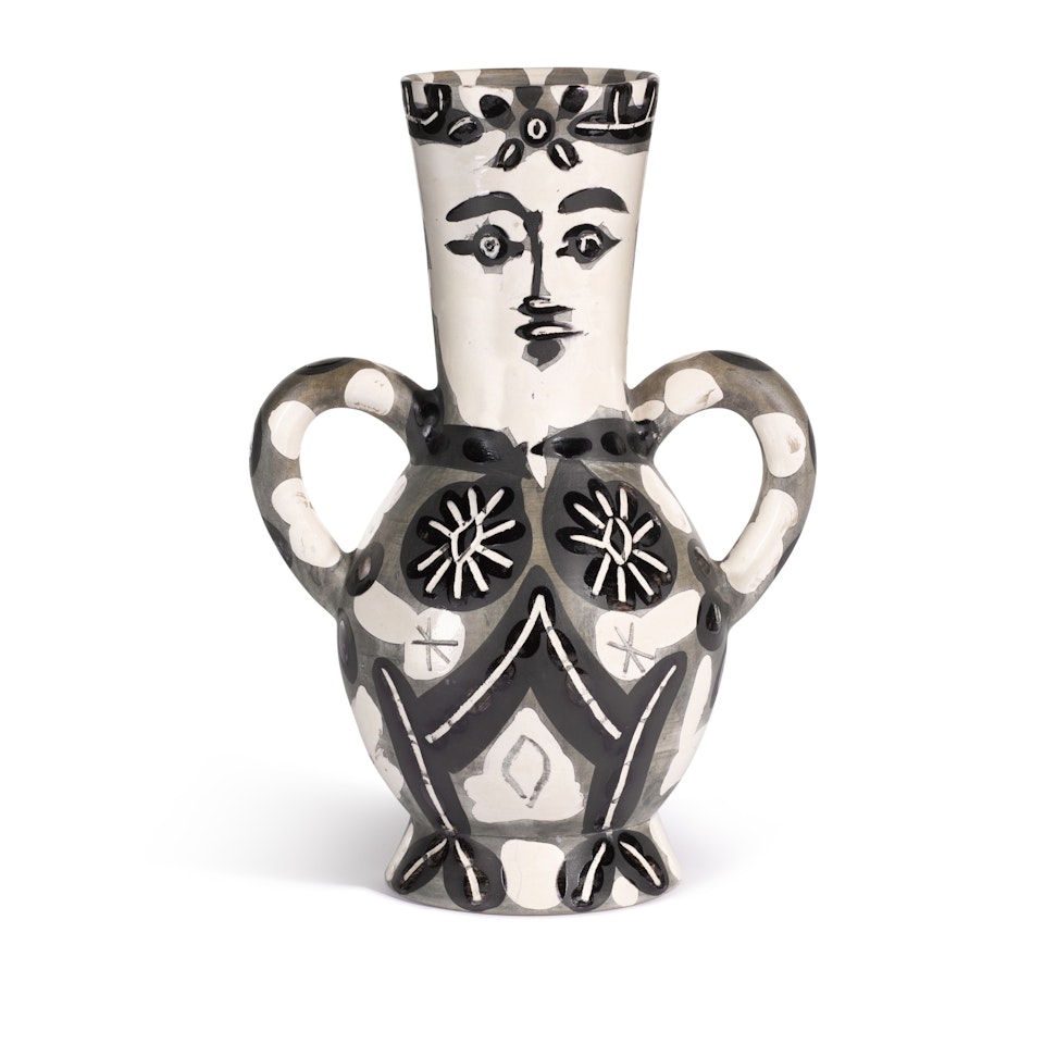 VASE DEUX ANSES HAUTES (A. R. 141) by Pablo Picasso