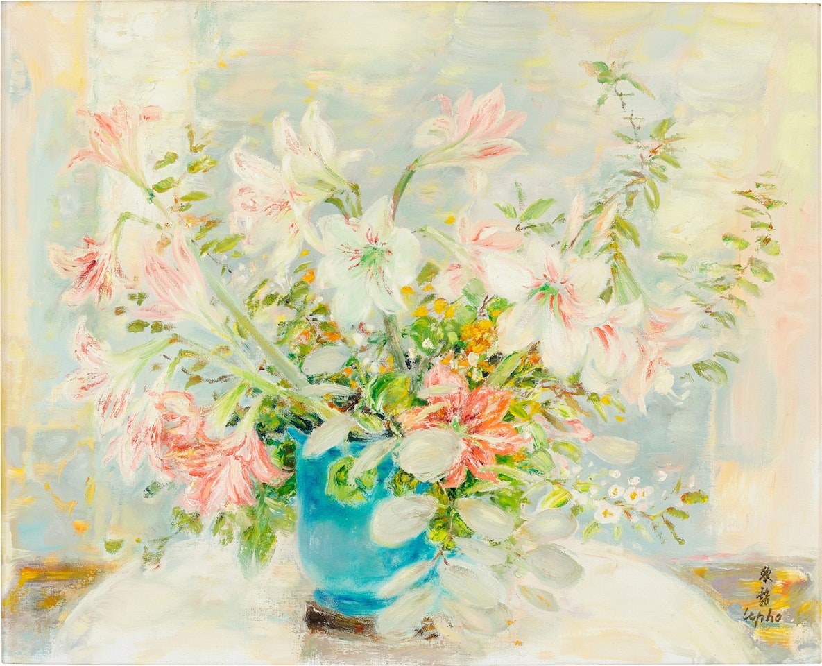 Lilies in a vase by Le Pho