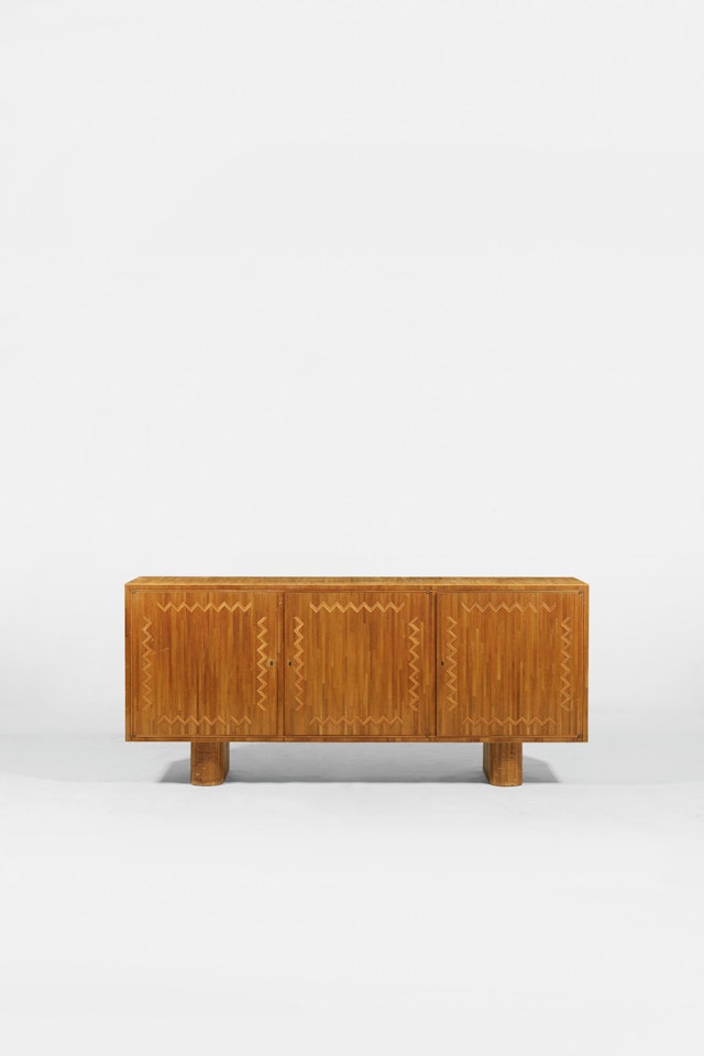 MEUBLE À MUSIQUE, COMMANDE SPÉCIALE by Jean Royere
