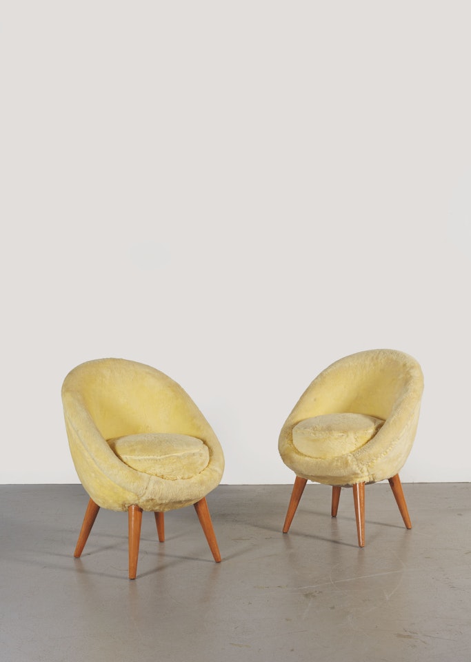 PAIRE DE FAUTEUILS 'OEUF' by Jean Royere