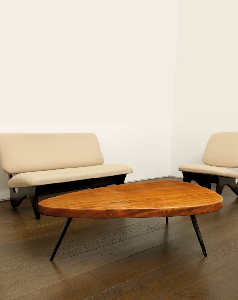 TABLE BASSE 'FORME LIBRE' by Charlotte Perriand