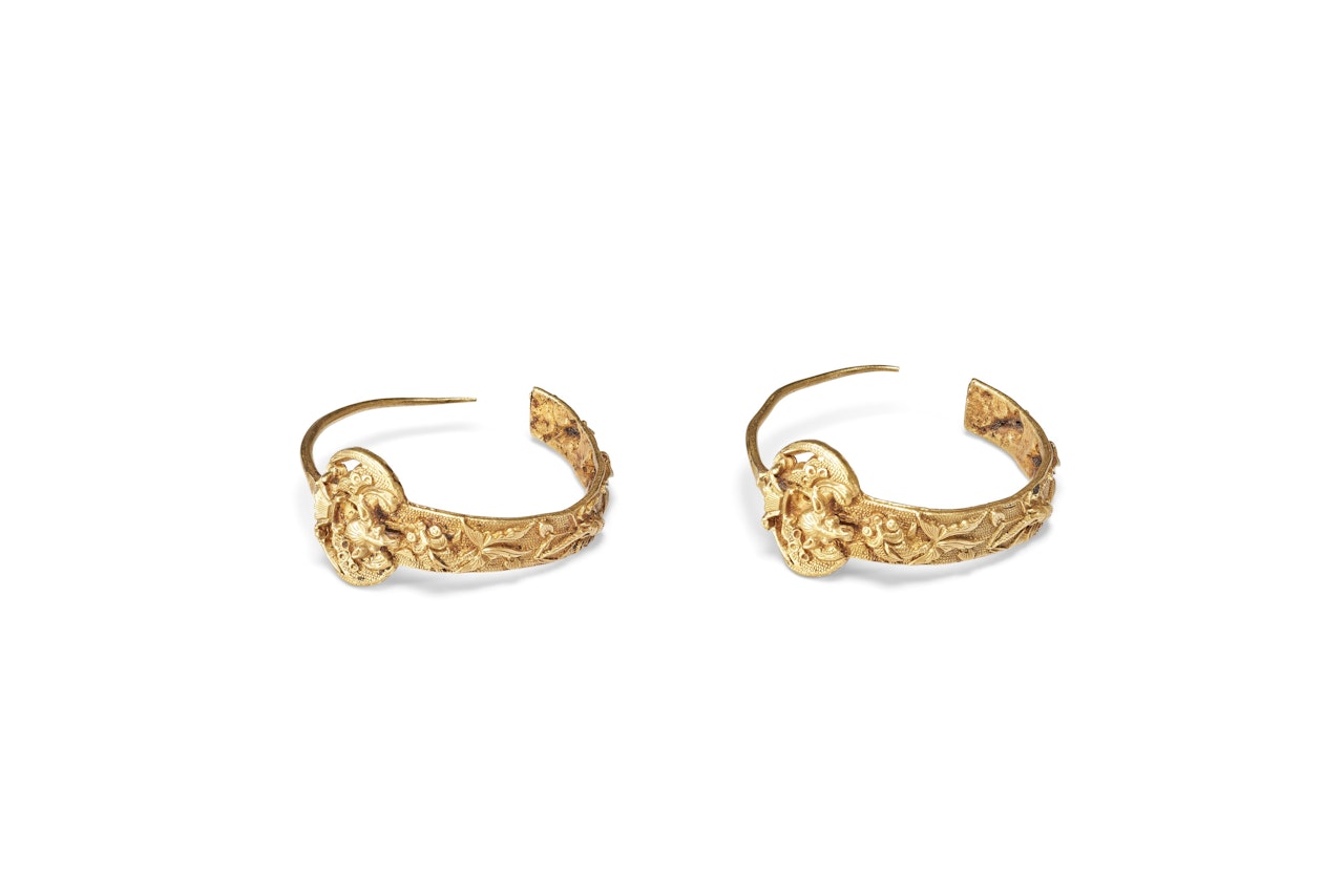 A PAIR OF GOLD EARRINGS by Anonymous