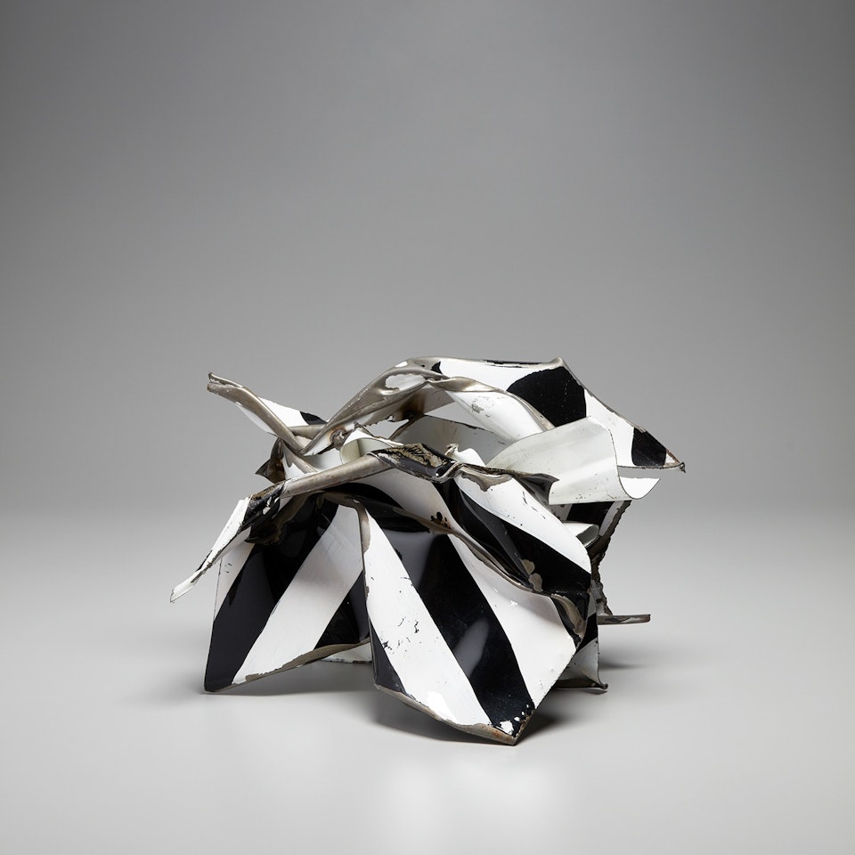 Pasâdé Paar-Buckle by John Chamberlain