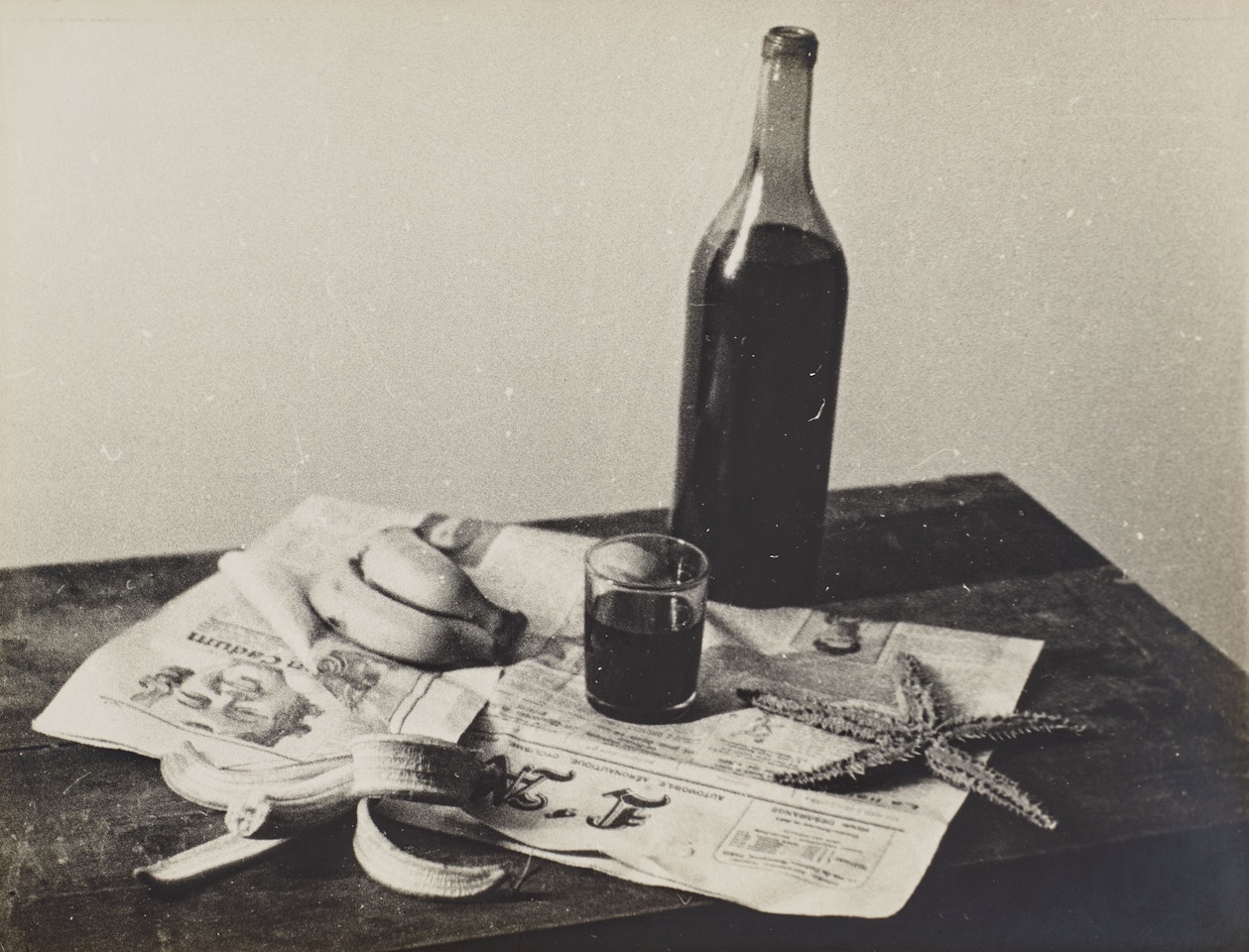 L'Etoile de mer, 1928 by Man Ray