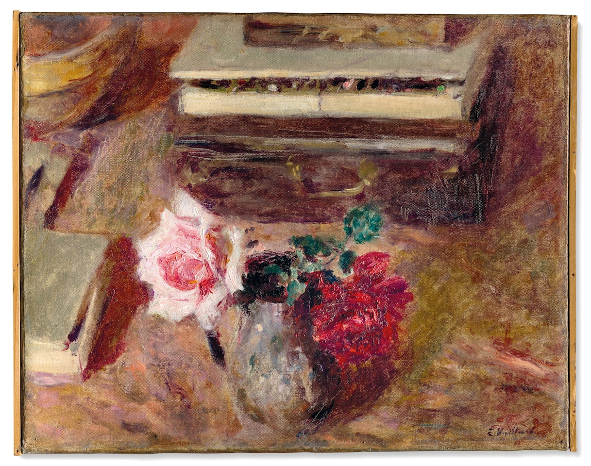 Les Deux roses et la boîte de pastels by Édouard Vuillard