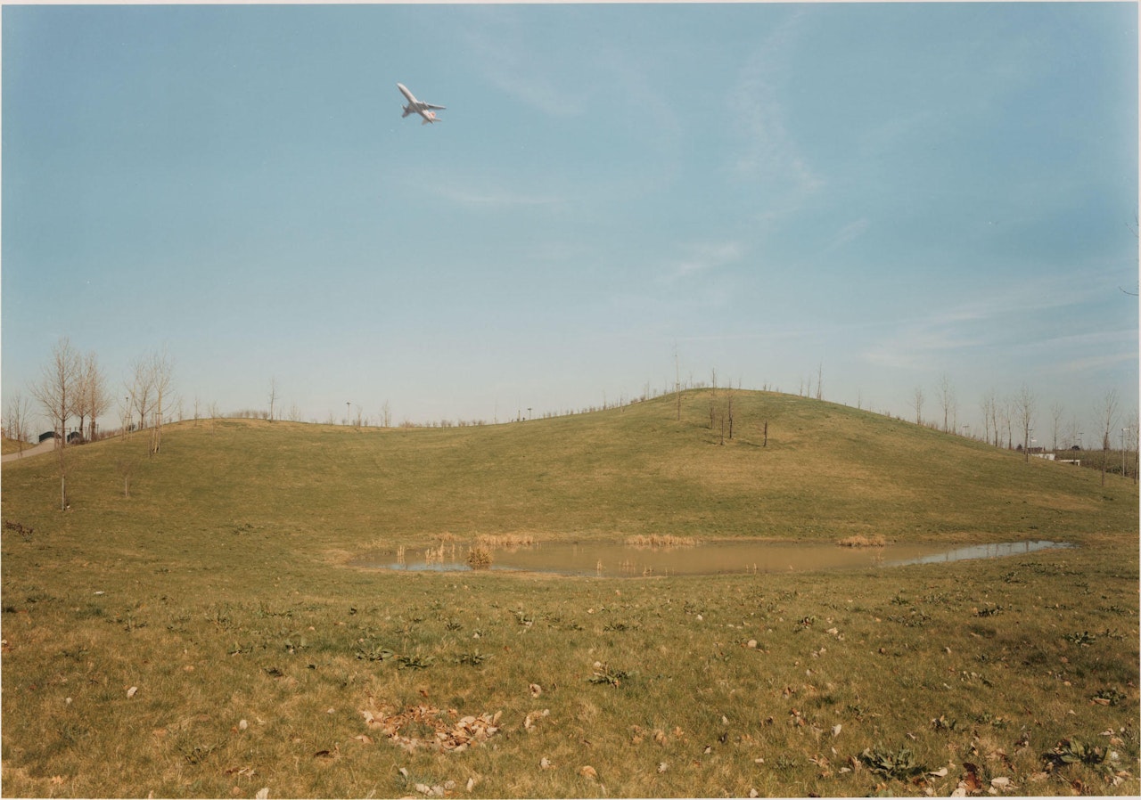 Flugzeug,  Düsseldorf by Andreas Gursky