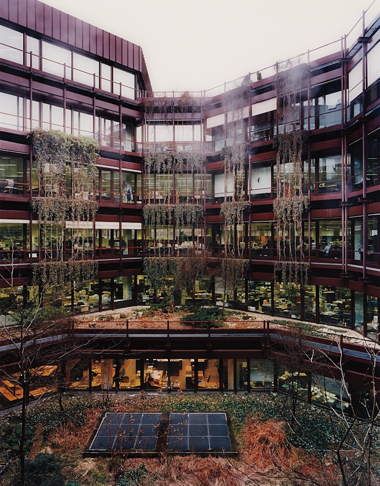 Zürich - Bank Projekt no. 4 by Andreas Gursky