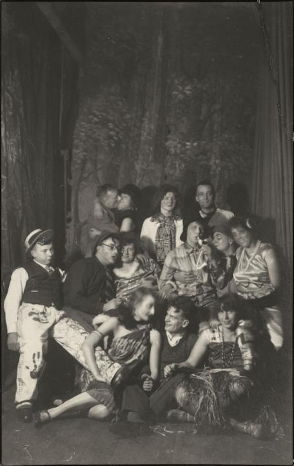 Lumpenball by August Sander
